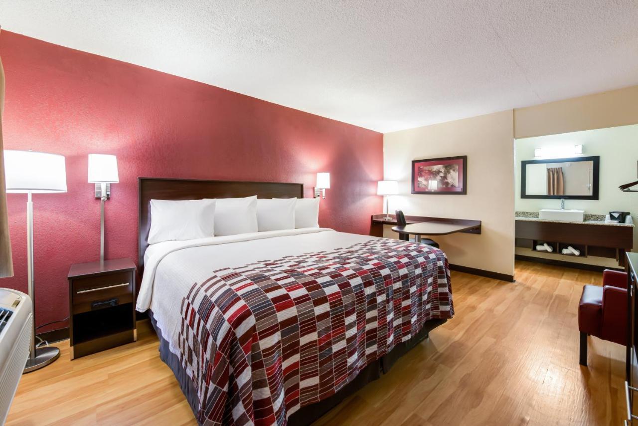 Red Roof Inn Marion, In Экстерьер фото