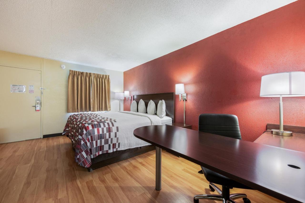 Red Roof Inn Marion, In Экстерьер фото